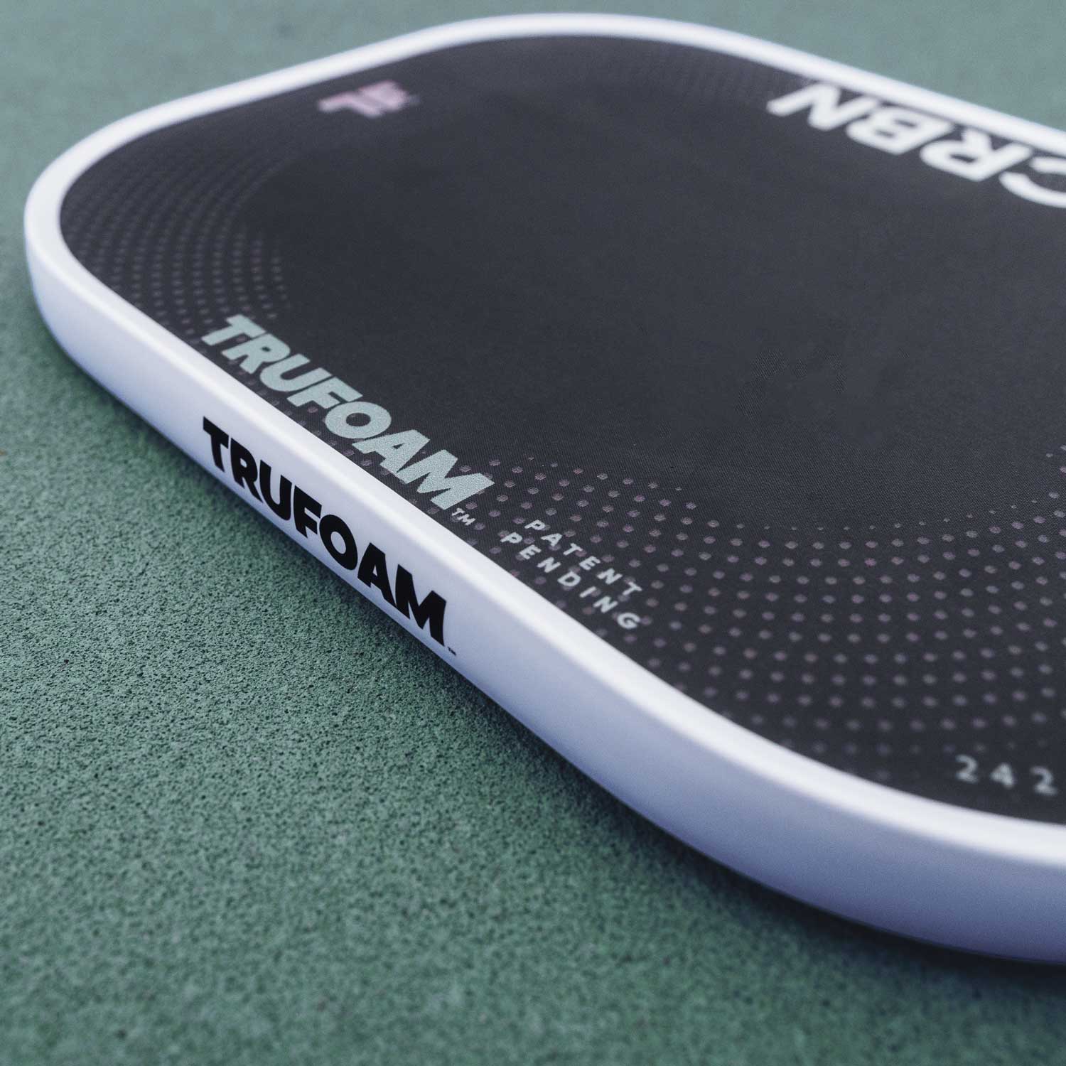 crbn-pickleball-crbn-trufoam-genesis-elongated-pickleball-schl-ger image 3