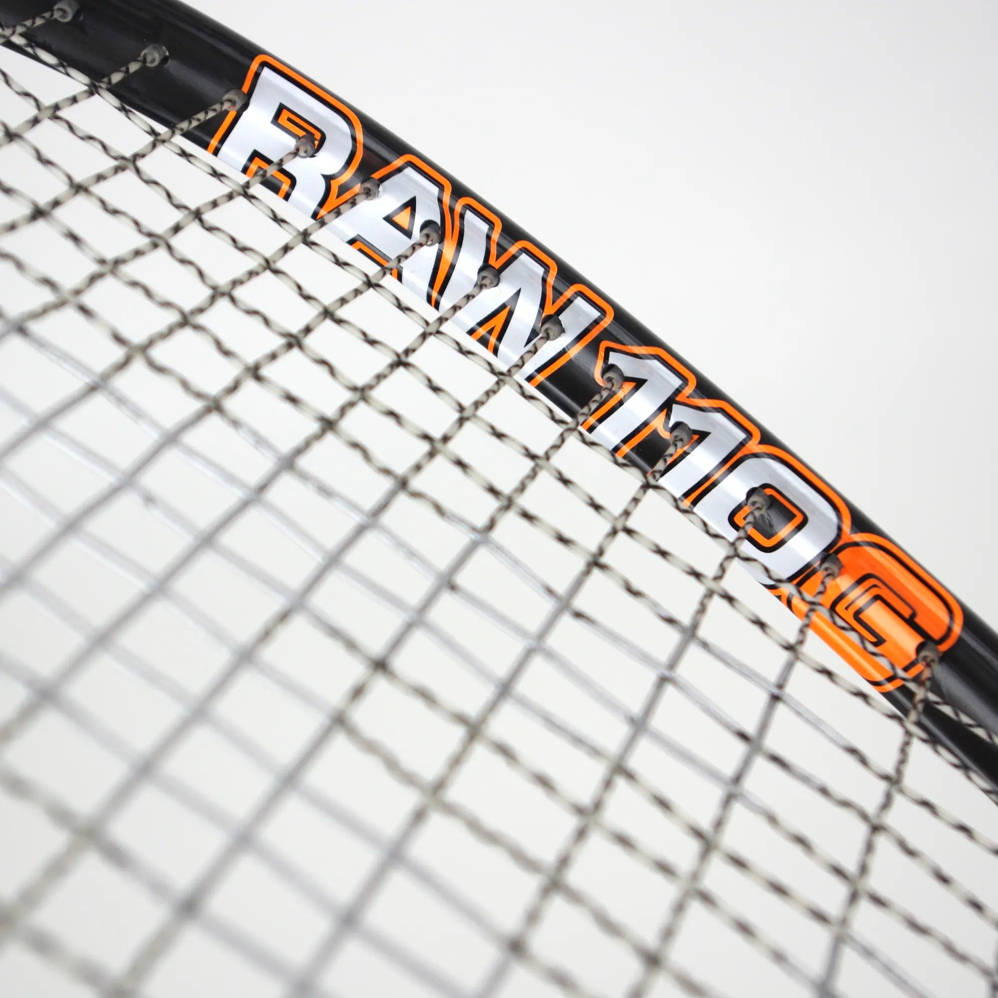 karakal-raw-110-2-1-squashschl-ger-110g-kopfballance-satin-schwarz-orange image 2