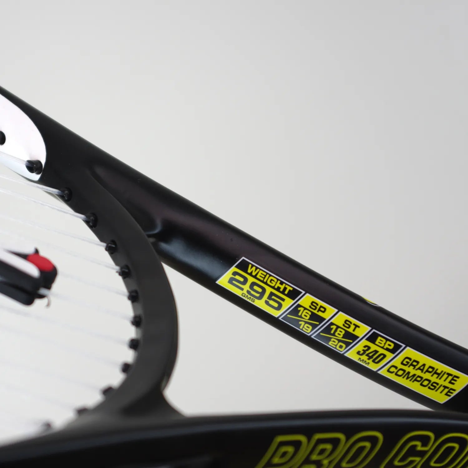 karakal-pro-composite-tennisracket-295-g-graphit-besaitet image 6