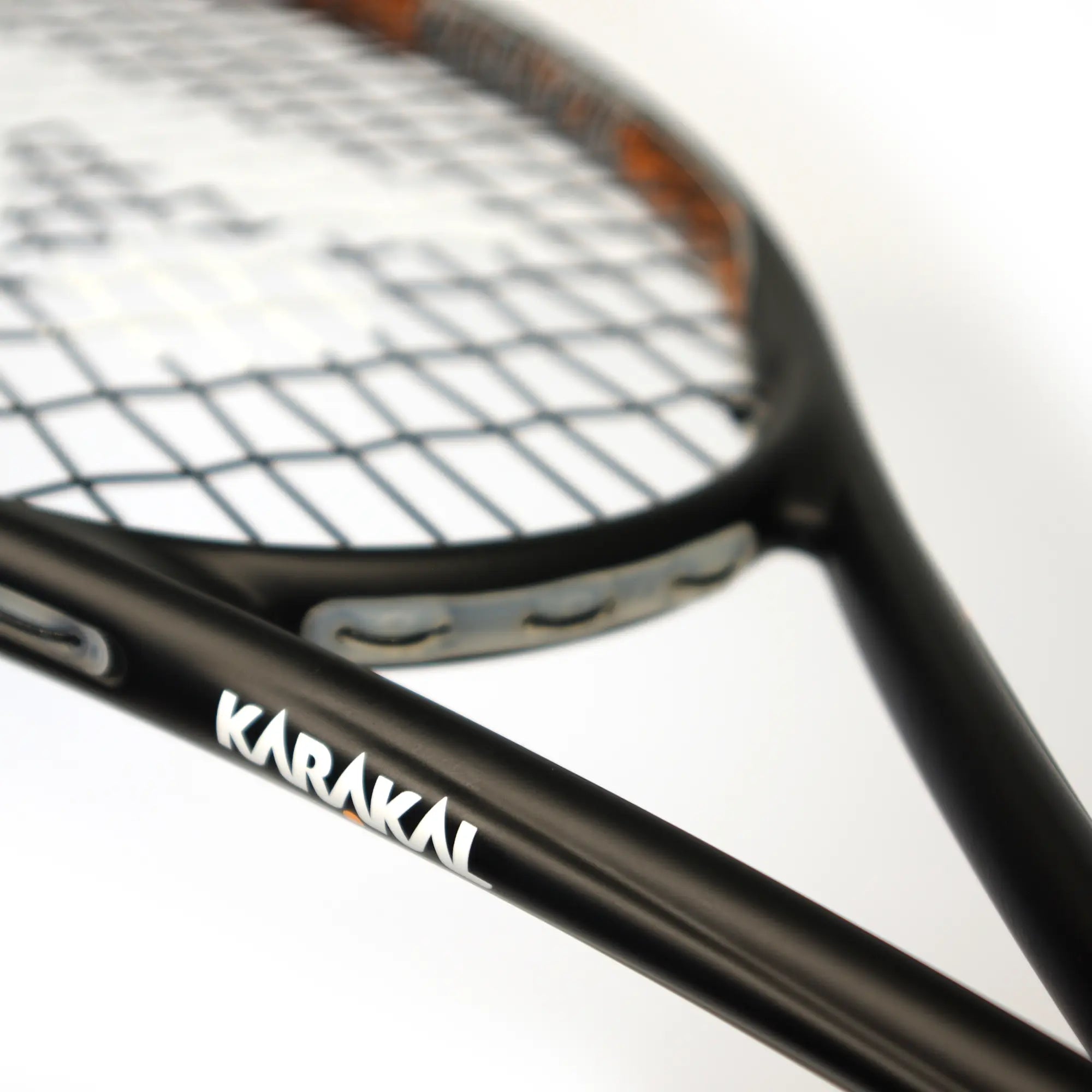 karakal-air-touch-2-1-squashschl-ger-120g-air-graphite-hot-zone-120-saite image 2
