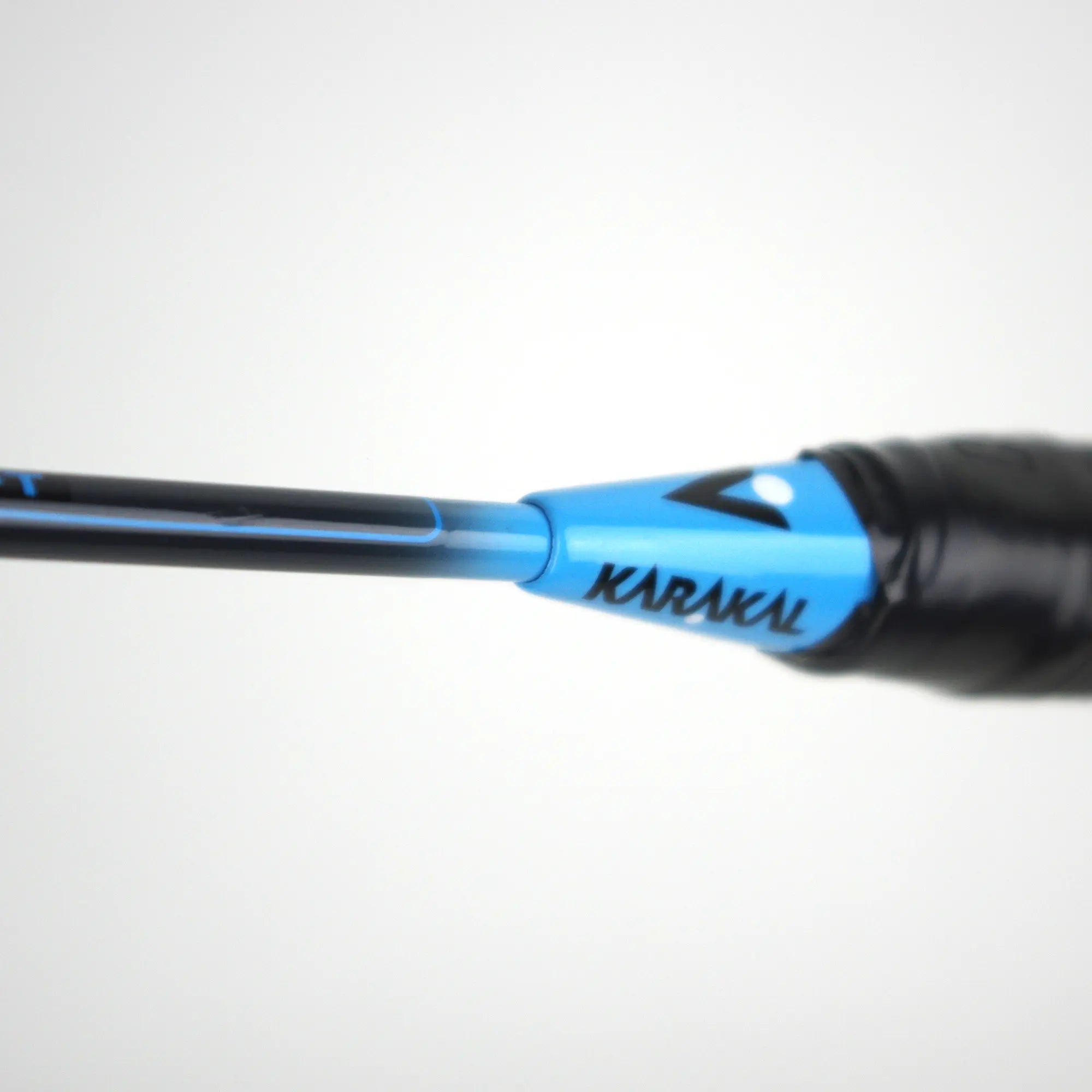 karakal-cb-3-2-1-badminton-racket-95g-7050-alloy-isometrischer-kopf image 4