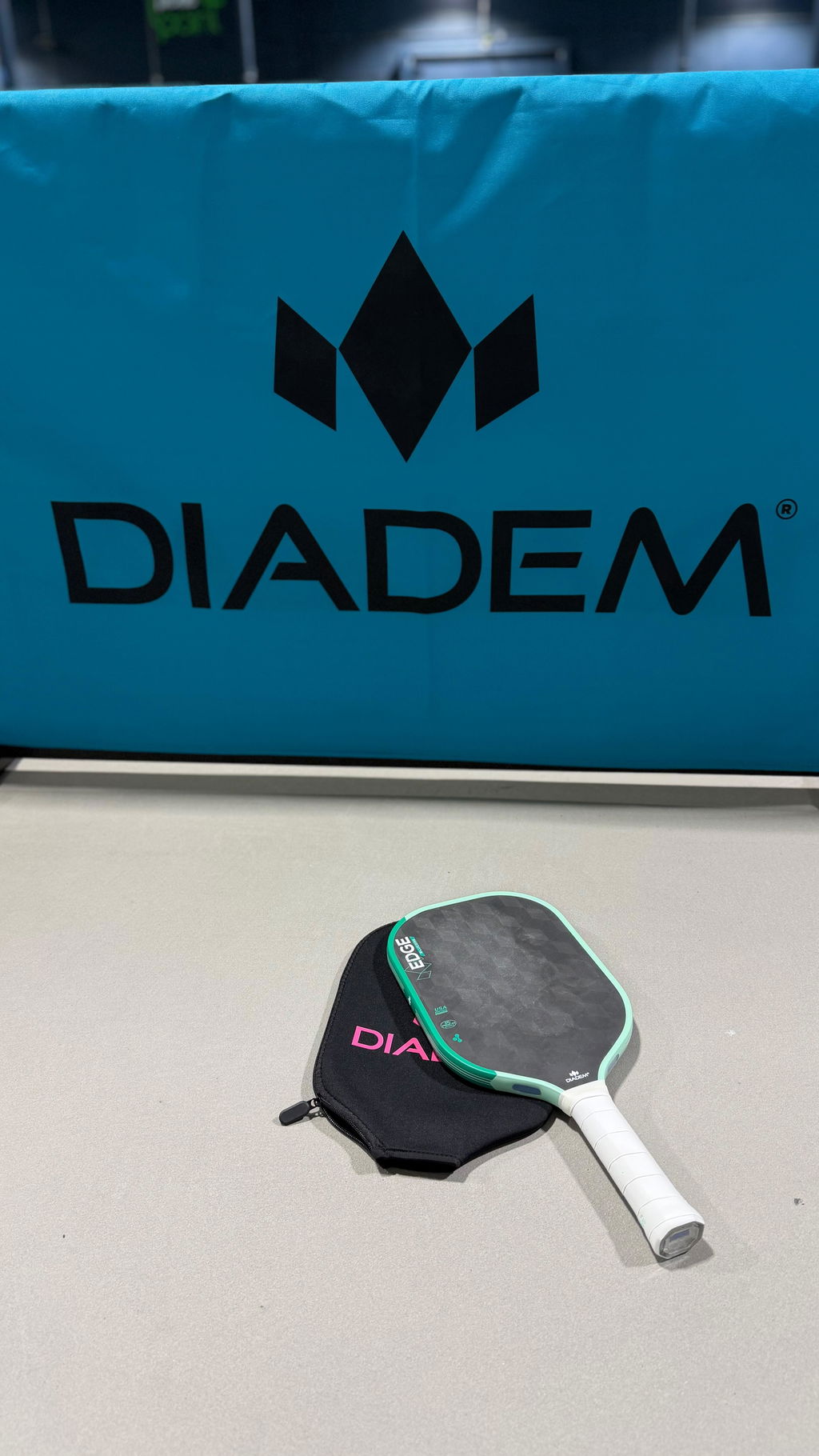 Übertrifft Erwartungen