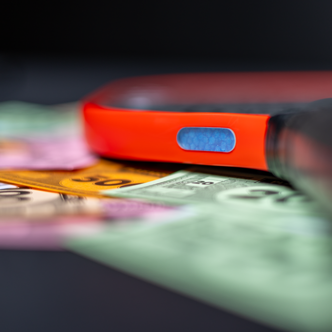 diadem-edge-blucore-x-monopoly-limited-edition-pickleball-schl-ger image 5